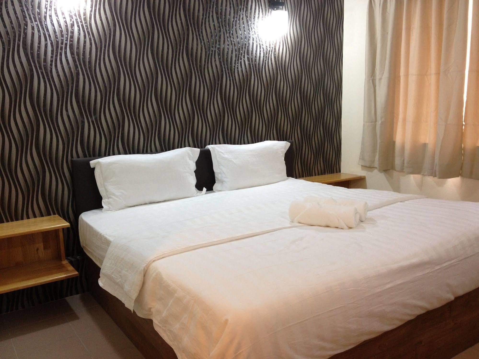 Oyo 982 Hotel Sk Kajang Exterior foto