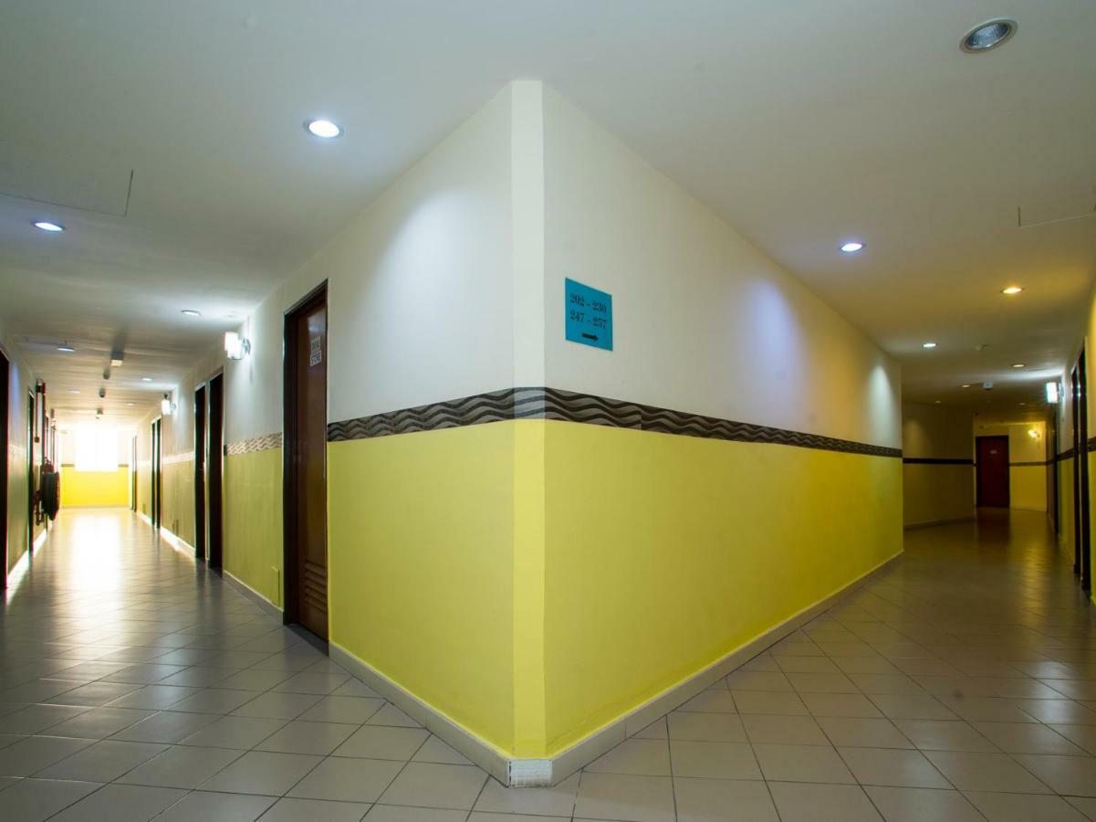 Oyo 982 Hotel Sk Kajang Exterior foto